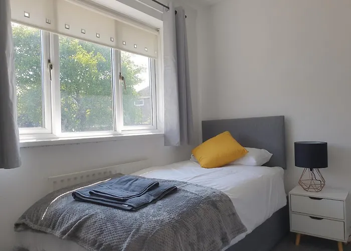 Hillview From * Lackenby